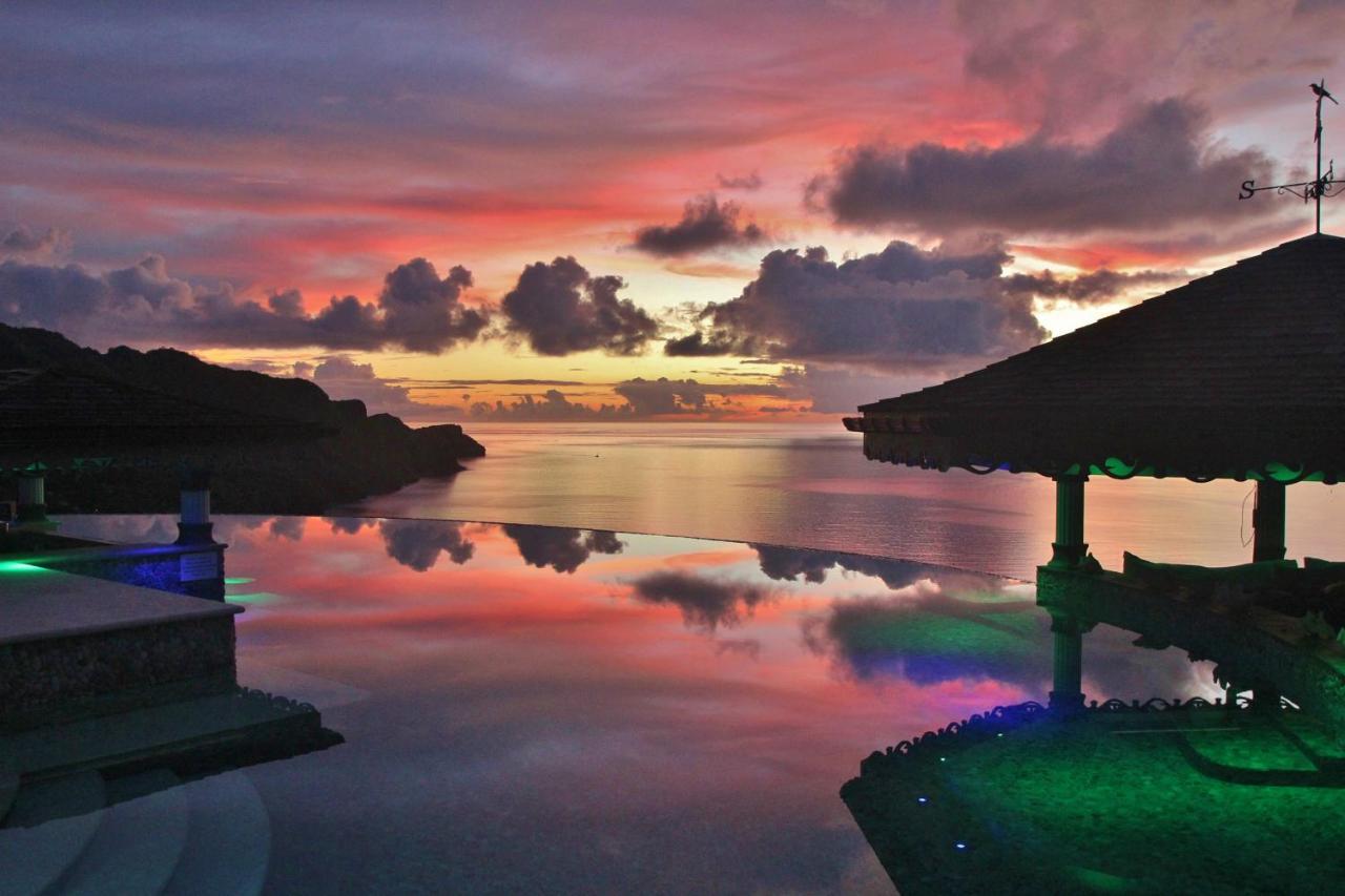 Tropical Hideaway Hotel Port Elizabeth ภายนอก รูปภาพ
