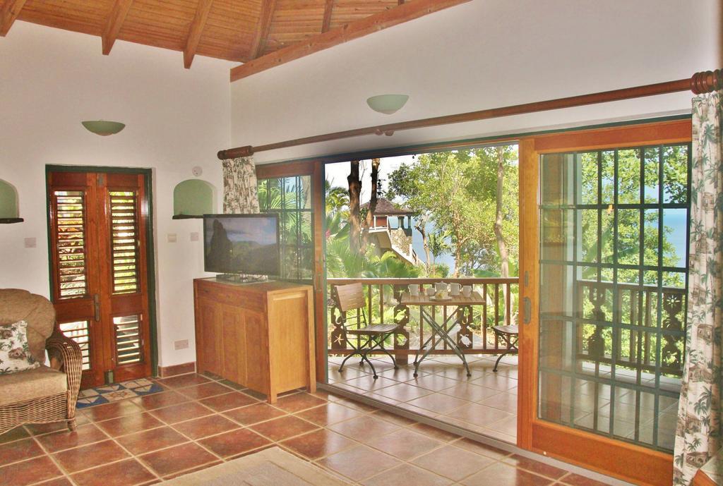 Tropical Hideaway Hotel Port Elizabeth ภายนอก รูปภาพ